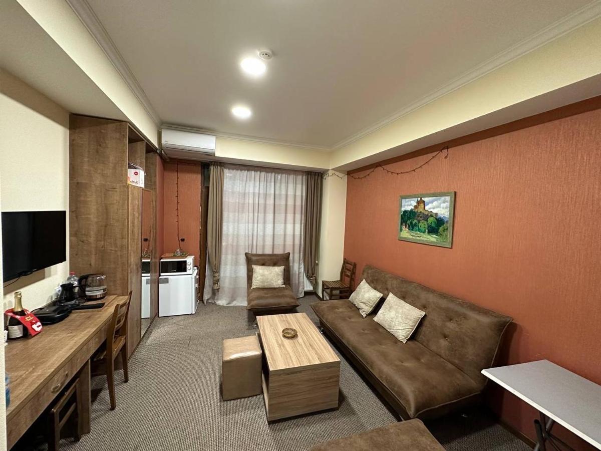 5 Rooms Near 300 Aragveli Metro Station Τυφλίδα Εξωτερικό φωτογραφία