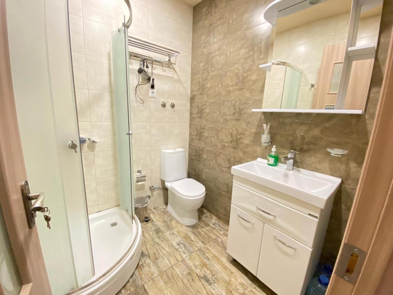 5 Rooms Near 300 Aragveli Metro Station Τυφλίδα Δωμάτιο φωτογραφία