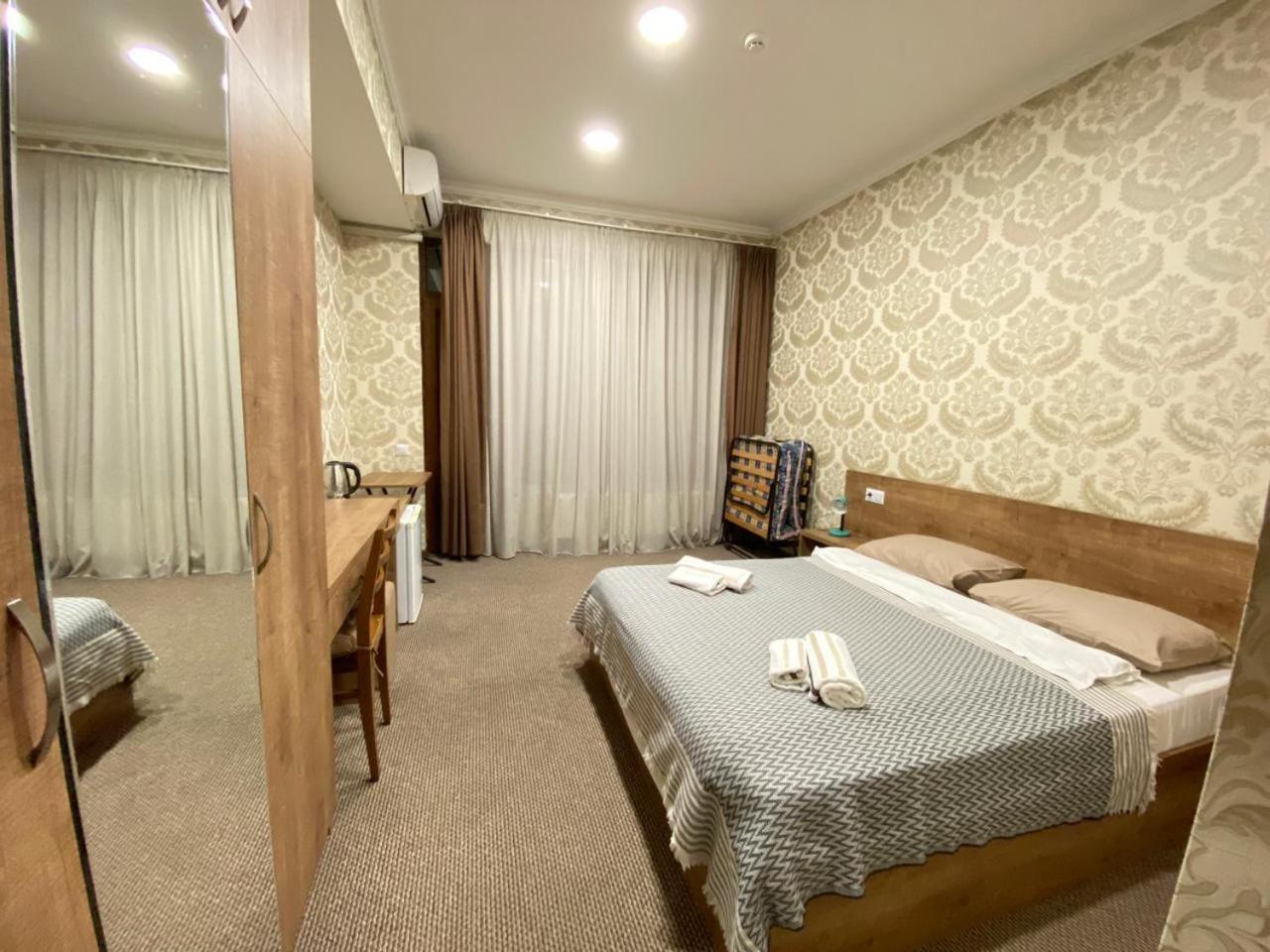 5 Rooms Near 300 Aragveli Metro Station Τυφλίδα Δωμάτιο φωτογραφία