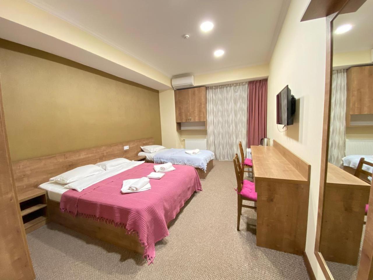 5 Rooms Near 300 Aragveli Metro Station Τυφλίδα Δωμάτιο φωτογραφία
