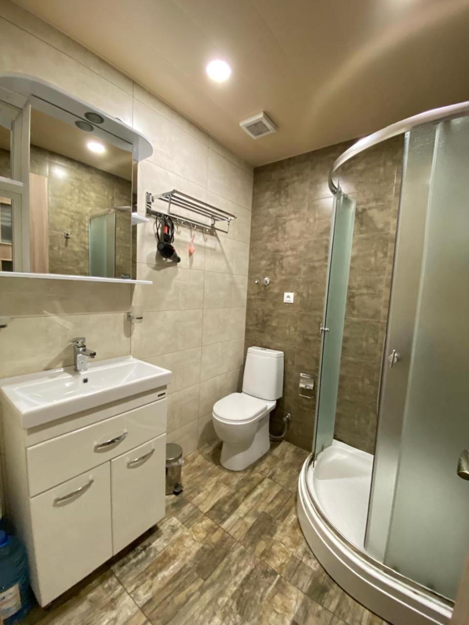 5 Rooms Near 300 Aragveli Metro Station Τυφλίδα Δωμάτιο φωτογραφία
